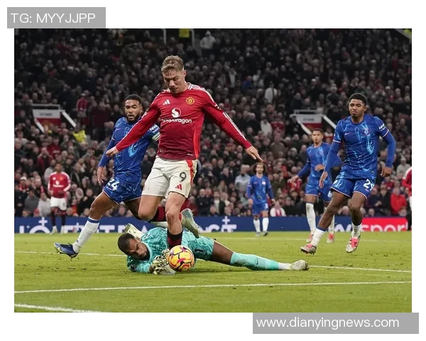 国王杯惊现冷门那不勒斯与切尔西激战成平局引发全场热议