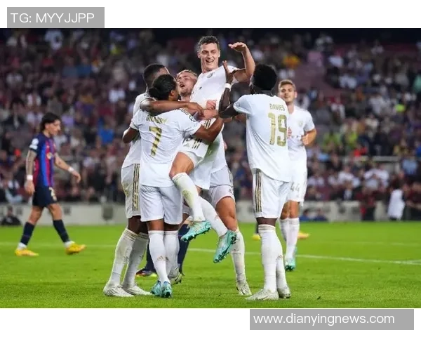 西甲焦点战皇马大胜拜仁引发争议判罚全场沸腾 西甲焦点战皇马大胜拜仁引发争议判罚全场沸腾